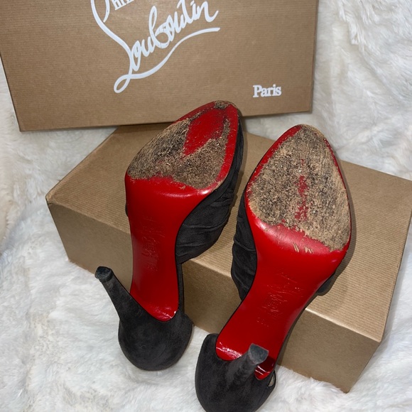 Christian Louboutin - Closed toe Heel- EU Women’s Size: 38.5 - Picture 3 of 4